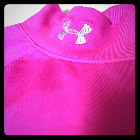 Under Armour Tops - Under Armour ColdGear Long Sleeved Shirt in Medium